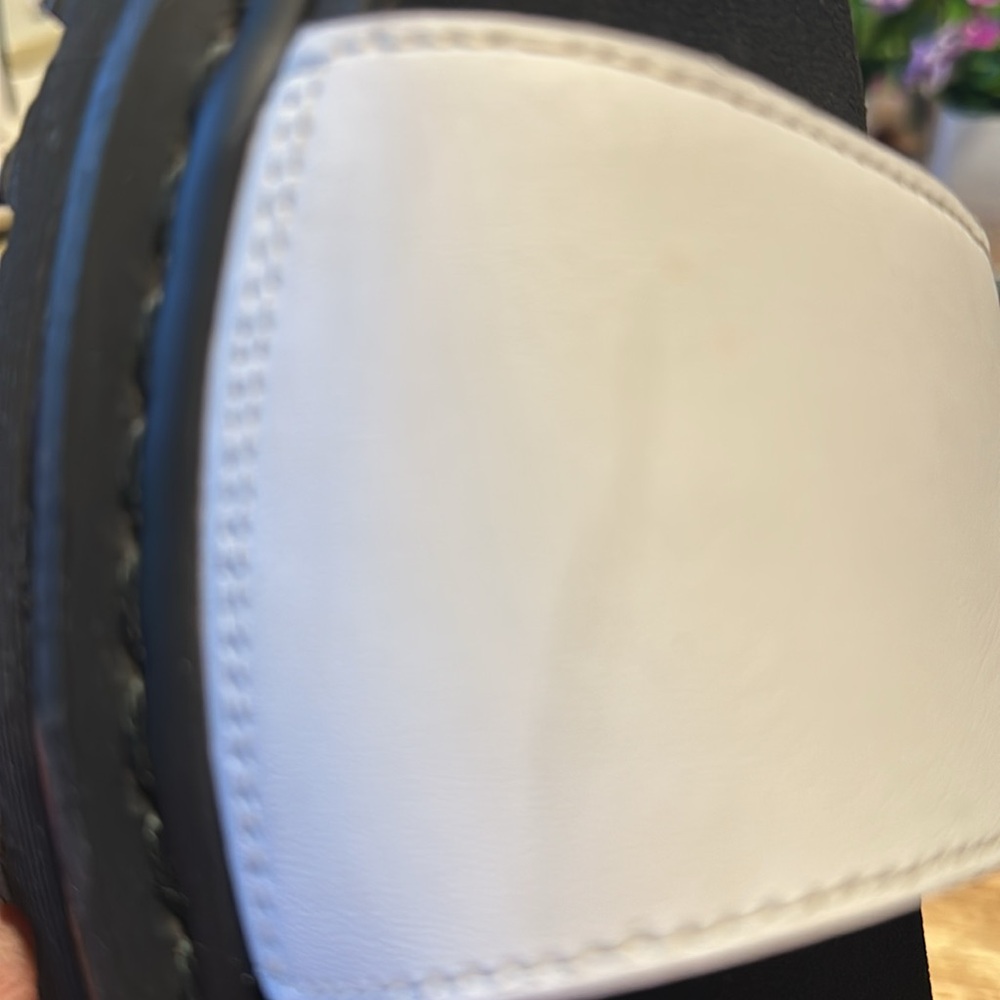Dr Martens Women’s White & Black Voss Leather Platform Sandals Sz 9 - Picture 14 of 16